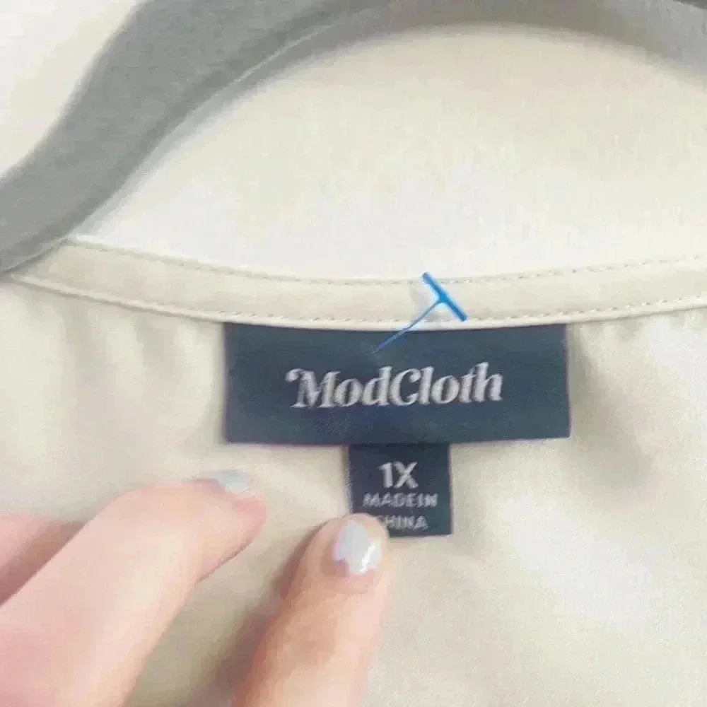 ModCloth‎ button down blouse 1X - Picture 2 of 4